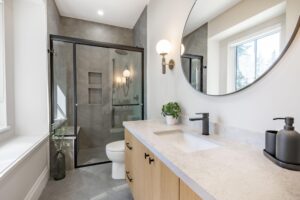 Bright and clean bathroom staged for home buyers in Sarasota real estate market